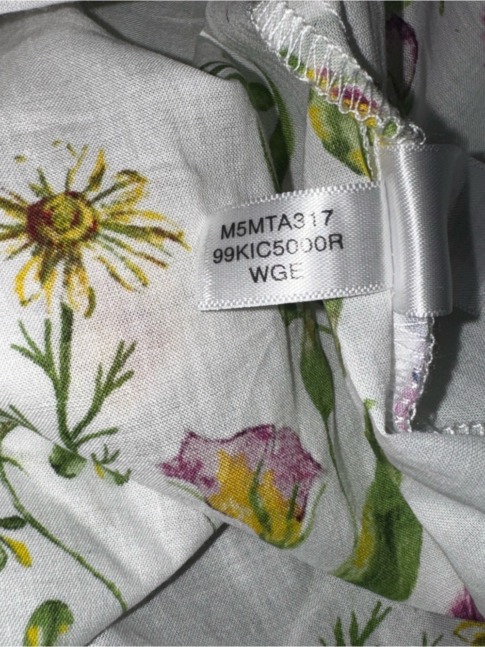 Marc New York Botanical Wildflower Ruffle Blouse -
Size Medium - Picture 10 of 13